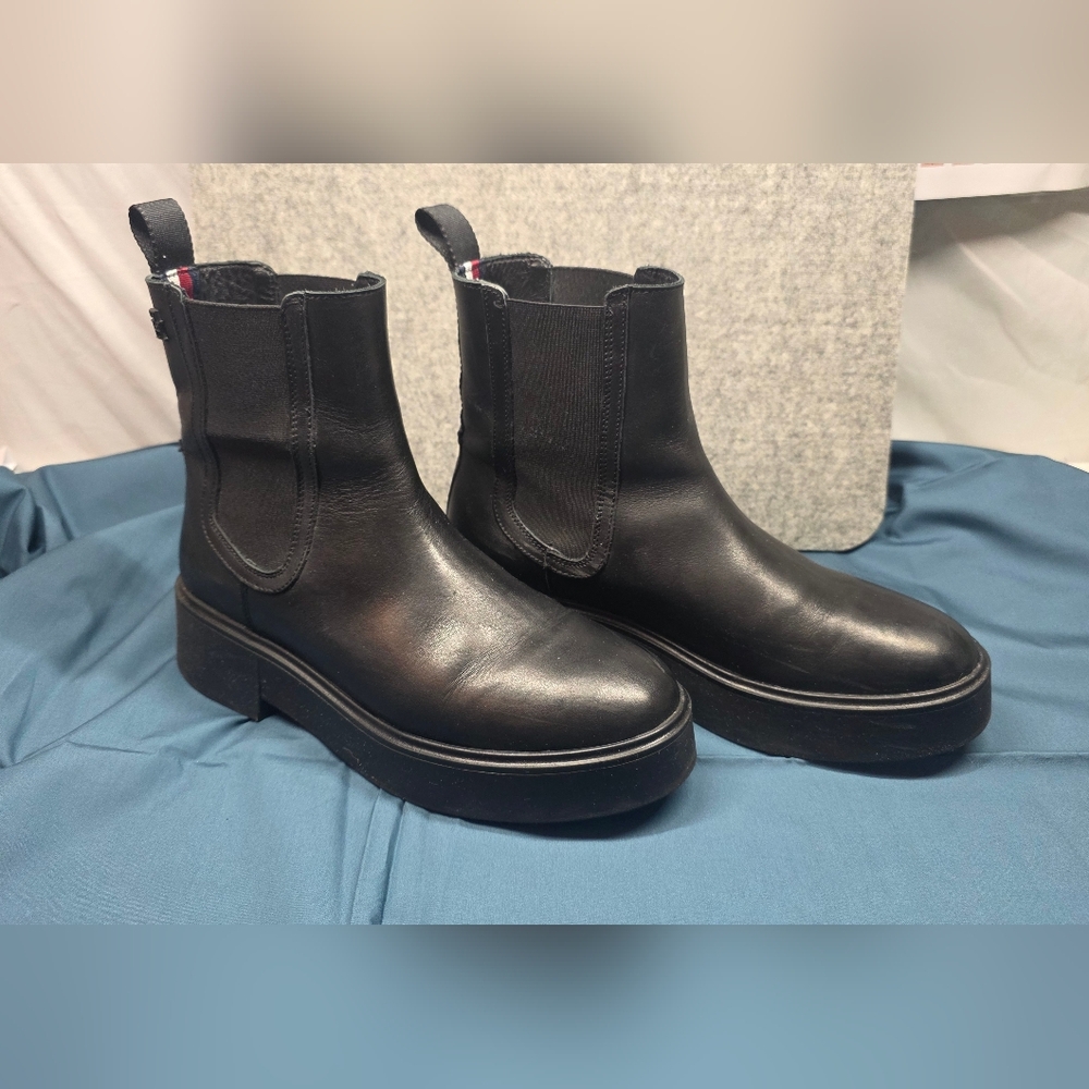 TOMMY HILFIGER Black Boots